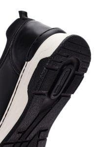 کتونی زنونه چرم مشکی بنددار با زیره ضخیم دری مد