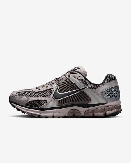 کتونی نایک Nike Zoom Vomero 5 اورجینال