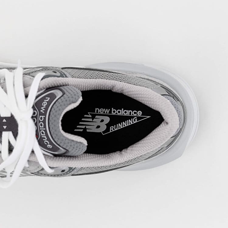 کتونی نیو بالانس New Balance 990  اورجینال_68c24285a9ad6.jpeg کتونی نیو بالانس New Balance 990  اورجینال