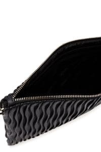 کیف دستی زنانه چرم مشکی بند بلند طرح‌دار دری مد