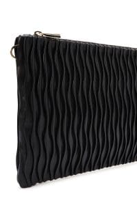 کیف دستی زنانه چرم مشکی بند بلند طرح‌دار دری مد