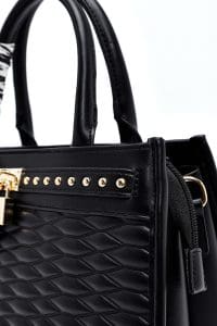 کیف زنانه دستی مشکی بند بلند طرح‌دار کاپیتونه دری مد