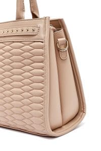 کیف زنانه دستی کرم بند بلند طرح‌دار کاپیتونه دری مد