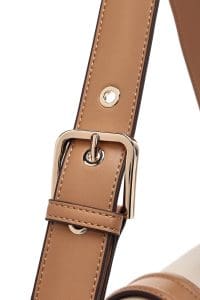 کیف زنانه دوشی بژ با جزئیات سگک دری مد