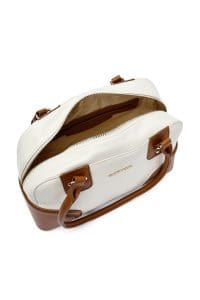 کیف زنانه دوشی کرم با جزئیات اکسسوری دری مد