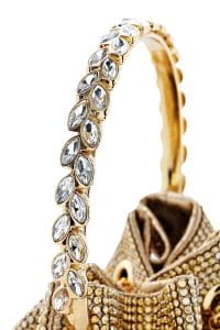 کیف زنانه مینی مجلسی دستی بژ بند زنجیری سنگ‌دوزی شده دری مد