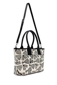 کیف زنانه پارچه‌ای دوشی مشکی طرح‌دار بند بلند Kastamonu دری مد