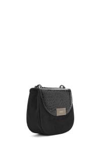 کیف کراس بادی زنانه چرم مشکی چاپ‌دار دری مد