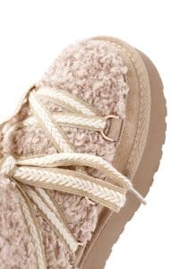 بوت زنانه بژ چرمی لژدار و خزدار دری مد