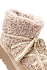 بوت زنانه بژ چرمی لژدار و خزدار دری مد