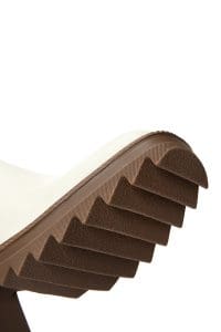 بوت زنانه بژ چرمی پاشنه ضخیم دری مد