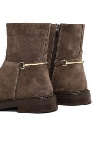 بوت زنانه جیر ویزون زیپ‌دار سگک‌دار دری مد