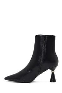 بوت زنانه مشکی زیپ‌دار پاشنه‌دار با جزئیات نگین‌دار دری مد