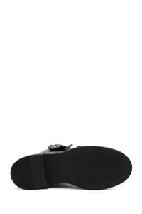 بوت زنانه مشکی چرمی بنددار زیپ‌دار جزئیات دری مد