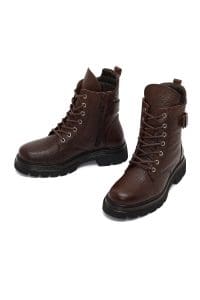 بوت زنانه چرم قهوه‌ای زیپ‌دار بنددار دری مد