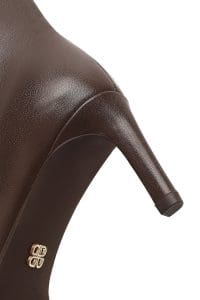 بوت زنانه چرم قهوه‌ای پاشنه‌نازک دری مد