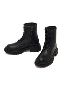 بوت زنانه چرم مشکی زیپ‌دار بنددار دری مد