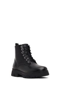 بوت زنانه چرم مشکی زیپ‌دار تخت‌ضخیم بنددار دری مد