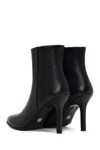 بوت زنانه چرم مشکی زیپ‌دار پاشنه‌بلند نازک دری مد