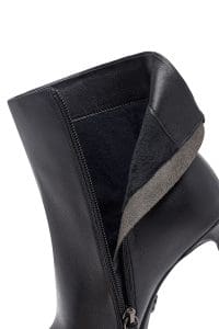 بوت زنانه چرم مشکی زیپ‌دار پاشنه‌بلند نازک دری مد