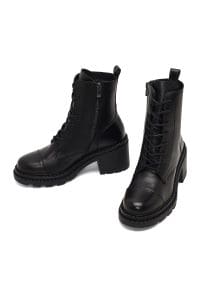 بوت زنانه چرم مشکی زیپ‌دار پاشنه‌ضخیم بنددار دری مد