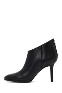 بوت زنانه چرم مشکی پاشنه‌بلند نازک زیپ‌دار پشت‌دار دری مد