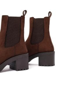 بوت چلسی زنانه جیر قهوه‌ای پاشنه‌ضخیم دری مد