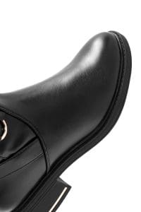 چکمه زنانه مشکی چرمی زیپ‌دار با تکه بند دری مد