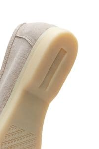 کفش لوفر زنانه بژ جیر با اکسسوری دری مد