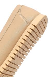 کفش لوفر زنانه بژ چرمی بنددار دری مد