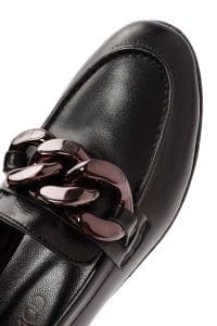 کفش لوفر زنانه مشکی چرمی با اکسسوری دری مد