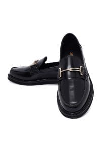 کفش لوفر زنانه مشکی چرمی بنددار دری مد