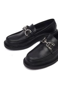 کفش لوفر زنانه مشکی چرمی بنددار دری مد