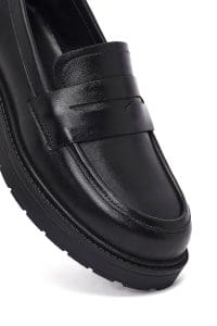 کفش لوفر زنانه مشکی چرمی پاشنه ضخیم دری مد