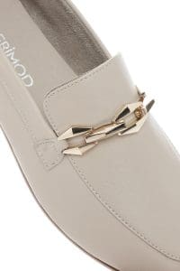 کفش لوفر زنانه کرم چرمی بنددار دری مد