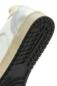 ACBC x DERIMOD کتونی زنونه چرم نقره‌ای بنددار براق دری مد