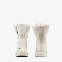 بوت کانورس آل‌استار Chuck Taylor All Star Elements کرم زنانه و ضدآب