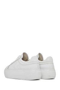 کتونی زنونه چرم سفید بنددار با زیره ضخیم دری مد