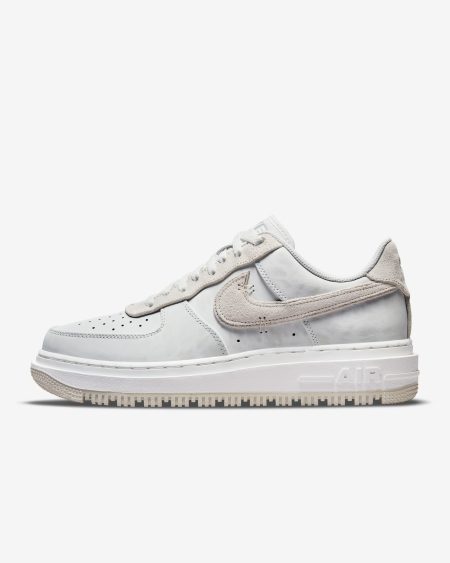 کتونی نایک Nike Air Force 1 Luxe اورجینال