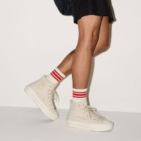 کتونی کانورس آل‌استار Chuck Taylor All Star Lift کرم زنانه