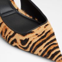 کفش پاشنه‌دار زنانه چندرنگ و پلنگی پشت باز LEANAH – ALDO