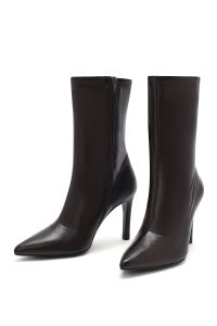 بوت زنانه قهوه‌ای چرمی پاشنه باریک زیپ‌دار دری مد