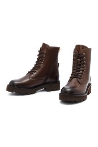 بوت پستچی چرمی زنانه قهوه‌ای زیپ‌دار دری‌مد