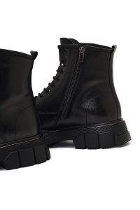 بوت چرمی مردانه مشکی زیپ‌دار زیره ضخیم دری‌مد