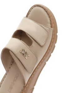 دمپایی راحتی زنانه چرم بژ دو بندی دری مد