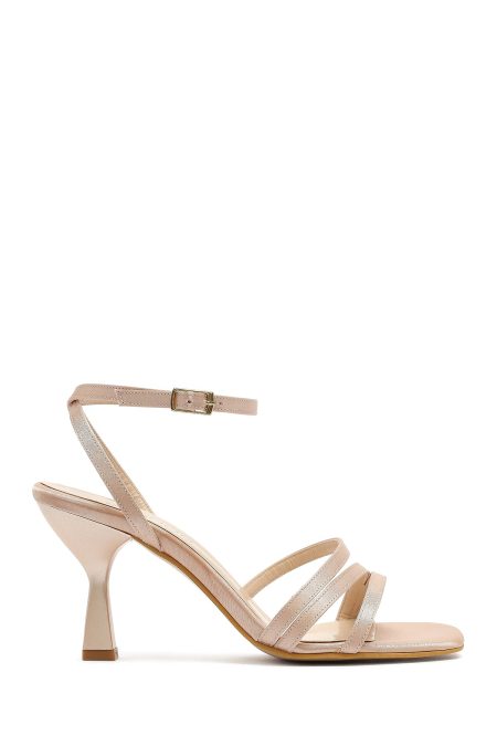 صندل زنانه بژ بنددار پاشنه‌دار دری مد