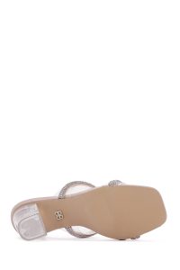 صندل زنانه بژ نگین‌دار شفاف پاشنه‌ضخیم دری مد