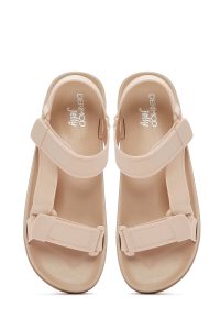 صندل زنانه بژ ژله‌ای تخت بندی دری مد