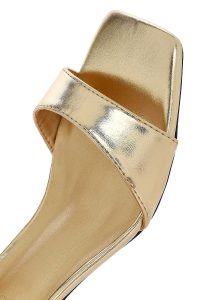 صندل زنانه طلایی متالیک پاشنه‌ضخیم بنددار دری مد