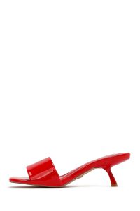 صندل زنانه قرمز پاشنه نازک کوتاه دری مد